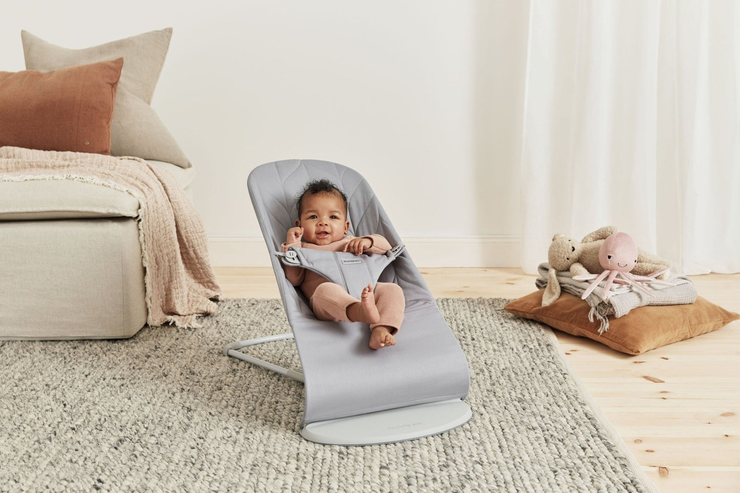 BabyBjörn Bouncer Bliss, Woven, Petal Quilt, Light Grey - BOBO BOUTIQUE