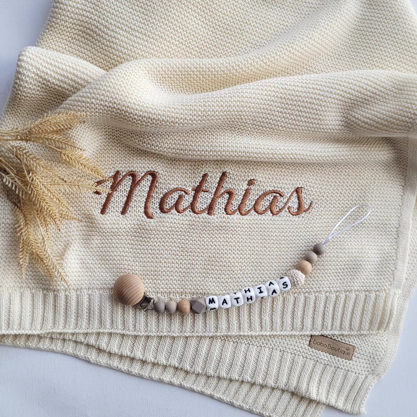 Personalized Knitted Blanket & Pacifierclip - BOBO BOUTIQUE
