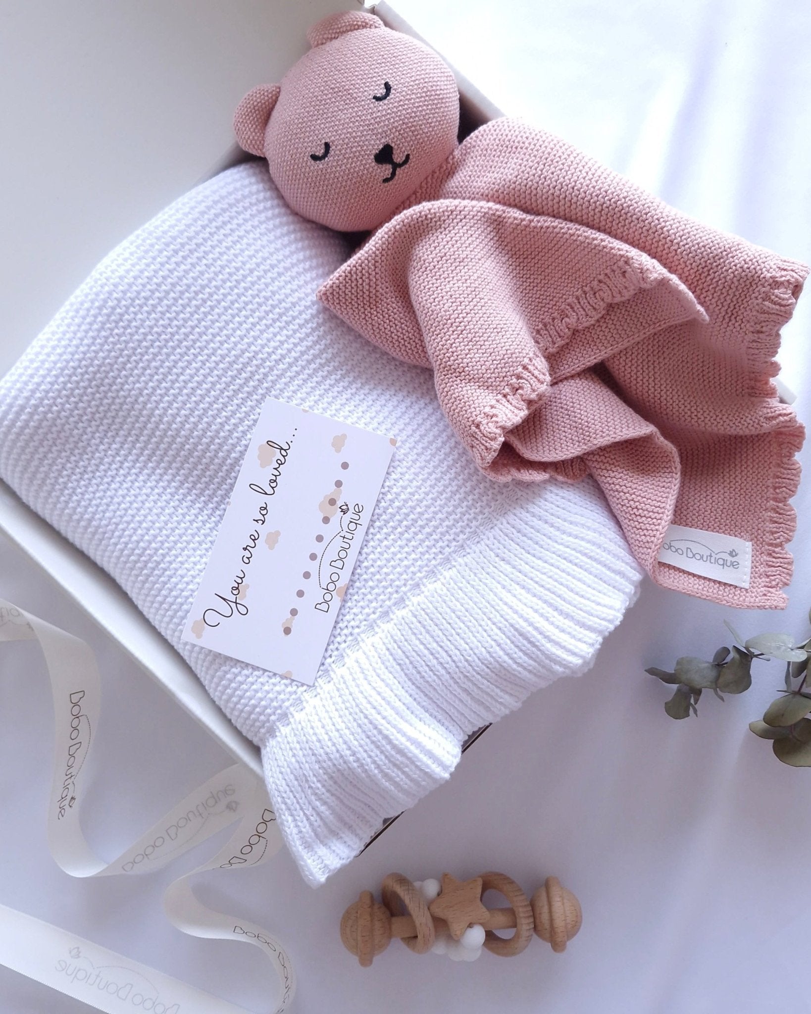 Gift Set - White Blanket & Pink Comforter - BOBO BOUTIQUE